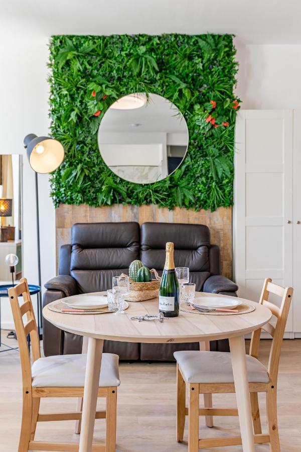 Aurora Lov'room Proche De Saint Charles Apartment